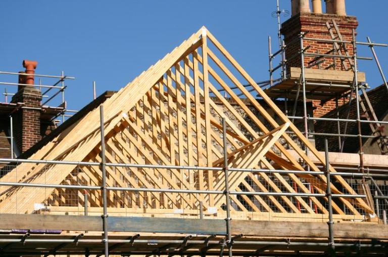 Rénovation de toiture, quels matériaux choisir pour une durabilité maximale